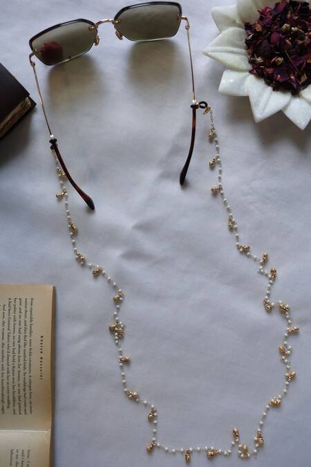 Buy_Do Taara_Gold Plated Ghungroo Pearl Embellished Eyewear Sling _Online_at_Aza_Fashions