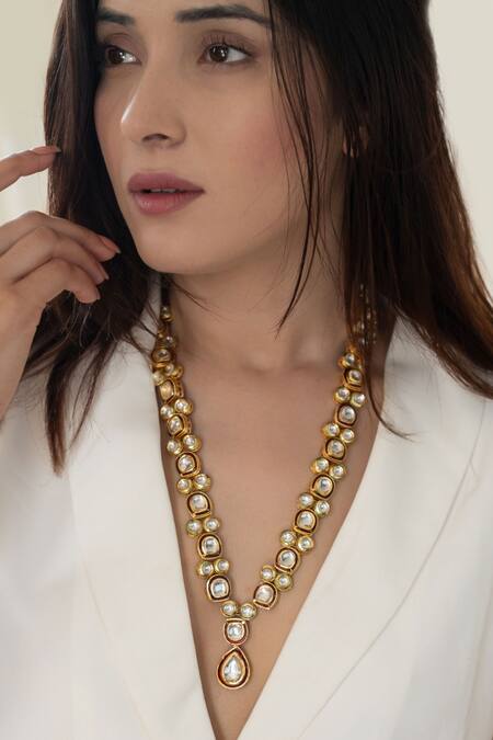 Do Taara Red Kundan Studded Pendant Necklace Online at Aza Fashions Do Taara_Red Kundan Studded Pendant Necklace _Online_at_Aza_Fashions