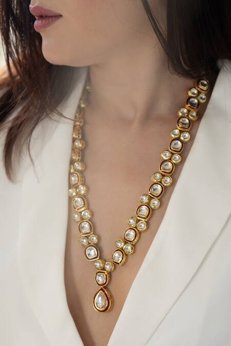 Buy Do Taara Red Kundan Studded Pendant Necklace Online at Aza Fashions Buy_Do Taara_Red Kundan Studded Pendant Necklace _Online_at_Aza_Fashions