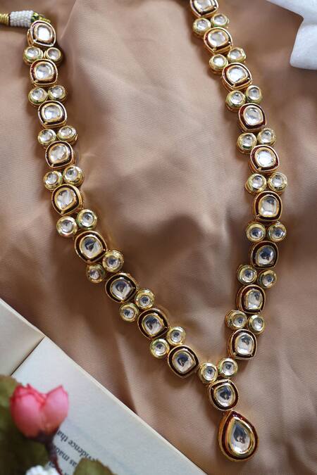 Shop Do Taara Red Kundan Studded Pendant Necklace Online at Aza Fashions Shop_Do Taara_Red Kundan Studded Pendant Necklace _Online_at_Aza_Fashions