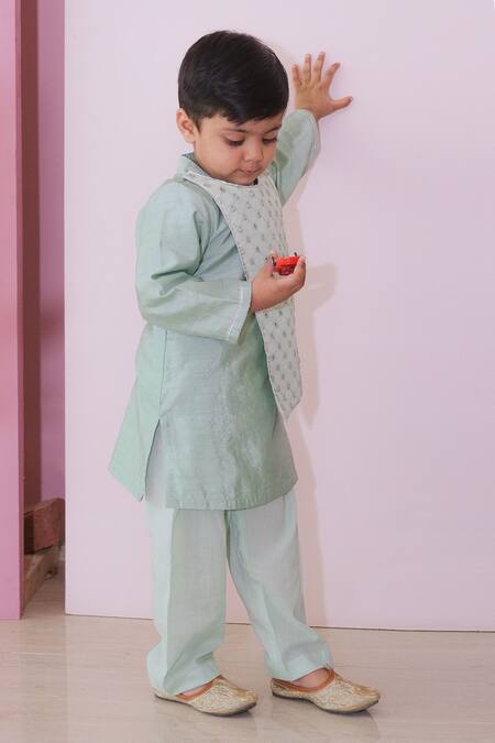 Buy_Pankhuri By Priyanka_Green Cotton, Chanderi Mirrors, Lace Mirrorwork Overlap Panel Kurta With Pyjama _Online_at_Aza_Fashions