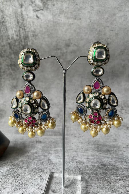 Studio6 Jewels Floral Stone Studded Earrings 