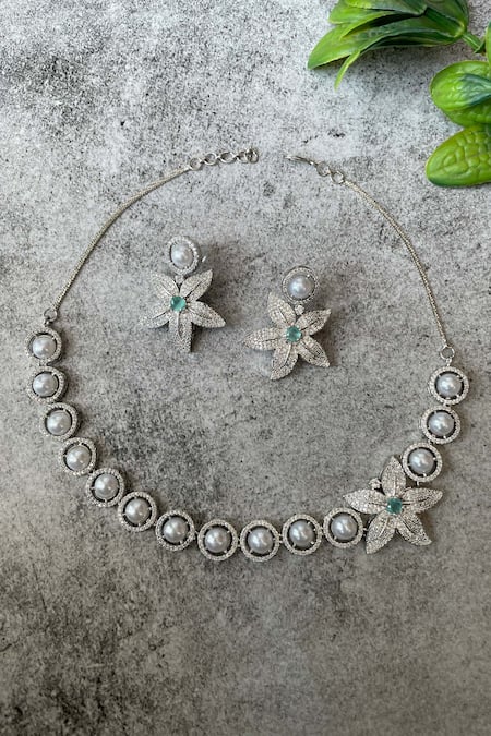 Studio6 Jewels Clear Zircon Embellished Star Necklace Set 