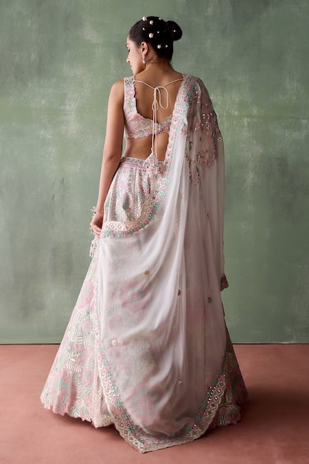 Buy_SUHINO_White Organza, Cotton Embroidery, Gardenia Bloom Patchwork Bridal Lehenga Set 