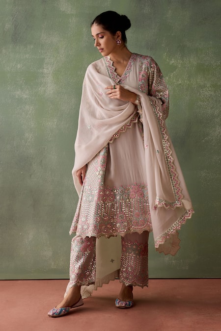 Suhino Mughlai Gul Embroidered Kurta Pant Set 