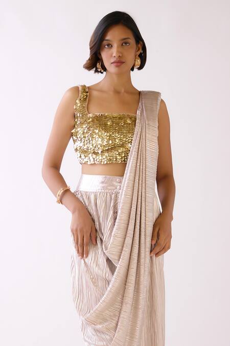 Basanti - Kapde Aur Koffee Peach Satin Sequins Square Neck Pre-draped Saree With Embroidered Blouse Online at Aza Fashions Basanti - Kapde Aur Koffee_Peach Satin Sequins Square Neck Pre-draped Saree With Embroidered Blouse_Online_at_Aza_Fashions