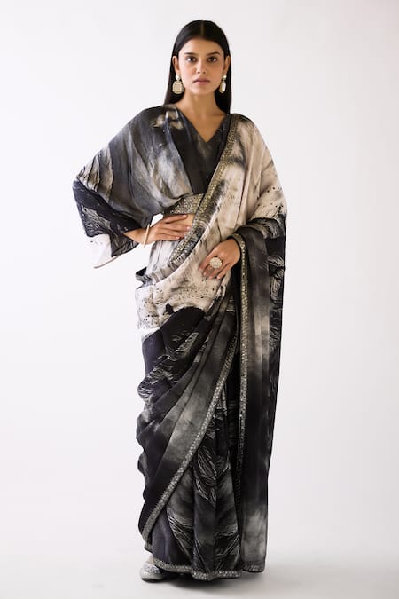 Basanti - Kapde Aur Koffee Abstract Print Saree With Blouse 