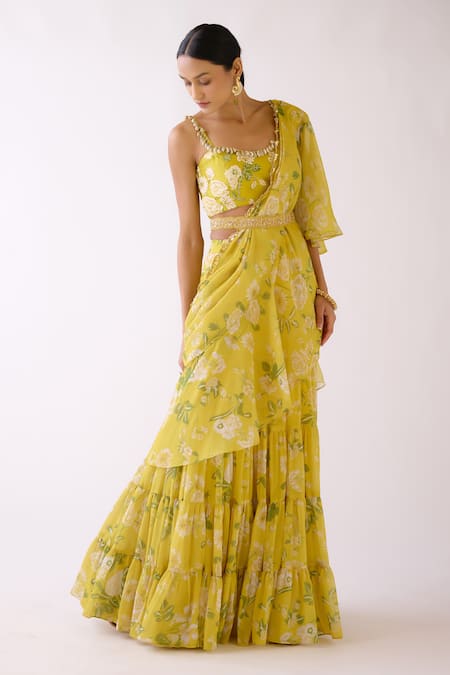 Basanti - Kapde Aur Koffee Yellow Georgette Print Floral Sweetheart Neck Pre-draped Saree Set With Belt 