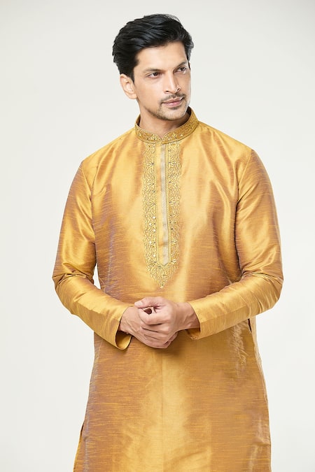 Buy_Samyukta Singhania_Gold Silk Mirrors Mandarin Collar Kurta Set 