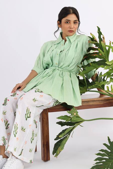 Studio Moda India_Green 100% Linen Plain Collar Pleated Shirt _Online_at_Aza_Fashions