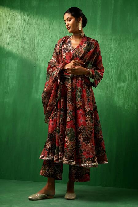 Pomcha Jaipur_Black Muslin, Cotton Gota Patti V-neck Tropical Print Anarkali Set _at_Aza_Fashions