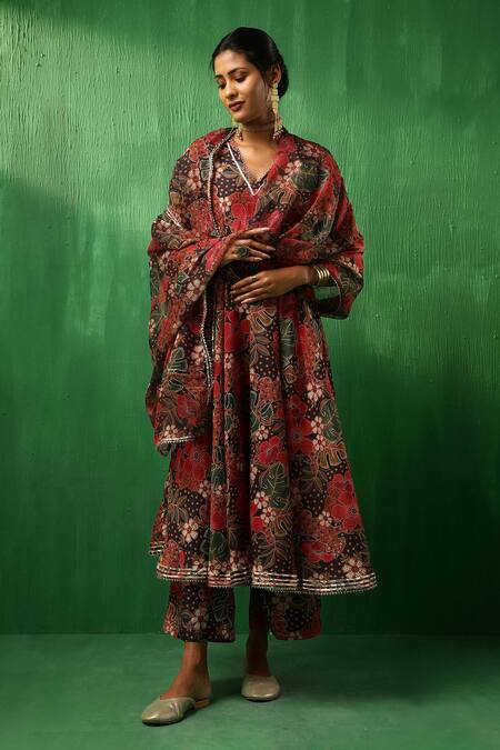 Buy_Pomcha Jaipur_Black Muslin, Cotton Gota Patti V-neck Tropical Print Anarkali Set 