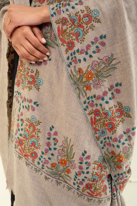 Buy_Pashme Ladakh_Beige Embroidered Dahlia Thread Dourdar Pashmina Shawl