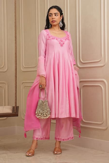 HOUSE OF KÀRMÀH Pink Chanderi Silk Embroidery Floral Resham Panelled Kurta And Palazzo Set 