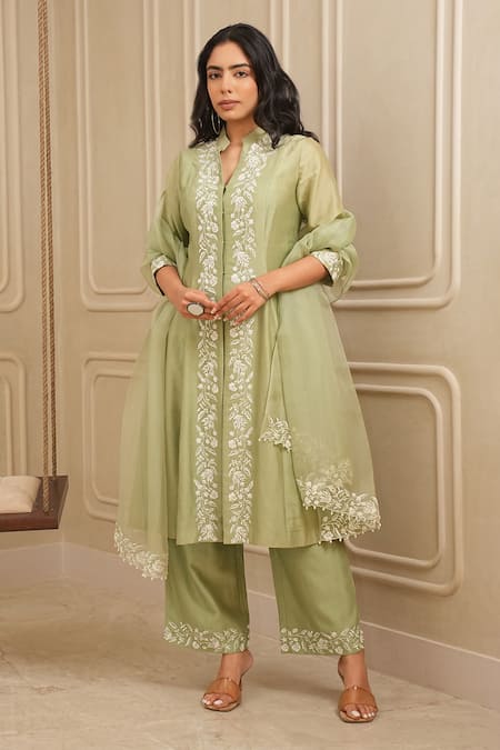 HOUSE OF KÀRMÀH Green Chanderi Silk Embroidery Floral Band Collar Thread Kurta And Palazzo Set 