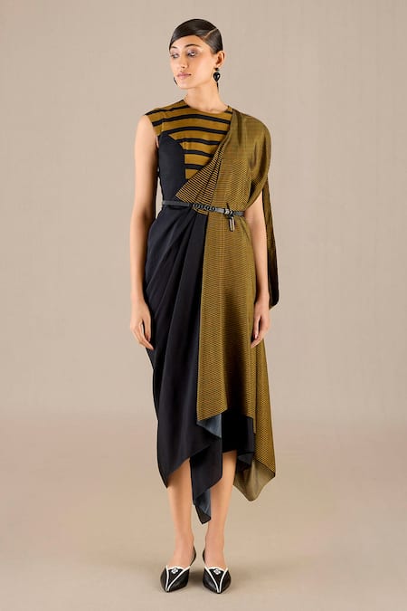 AMPM Abha Stripe Detailed Pre-Draped Saree Gown With Belt 