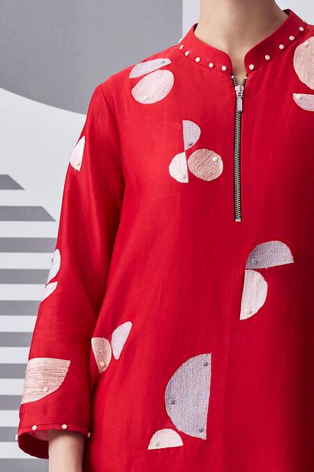 Nachiket Barve_Red Chanderi Embroidery Mandarin Collar Trapezium Thread Kurta _Online_at_Aza_Fashions