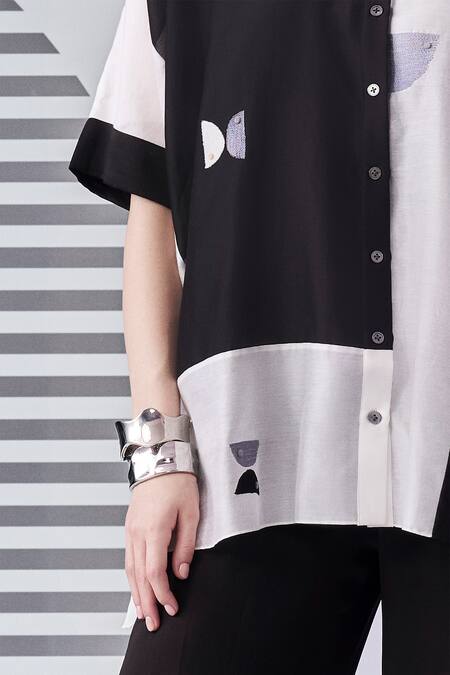 Nachiket Barve_Black Chanderi, Satin Embroidery Collared Colorblock Poncho Shirt And Pant Set _Online_at_Aza_Fashions