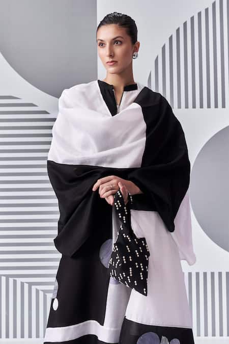 Nachiket Barve Colorblock Embroidered Kurta Set 