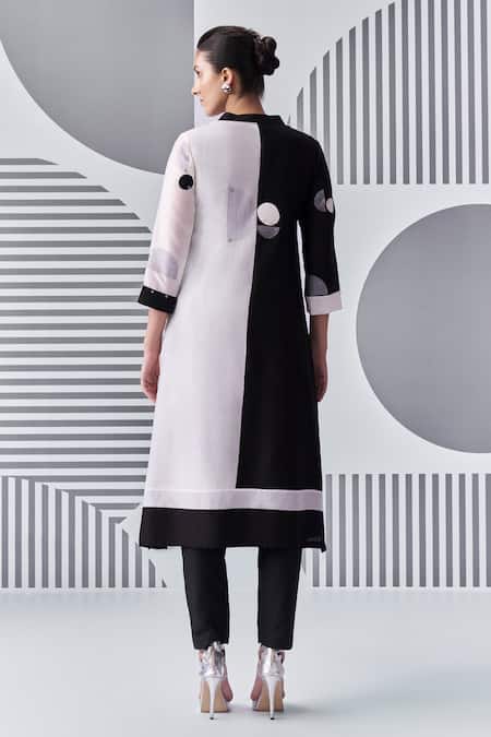 Nachiket Barve Colorblock Embroidered Kurta & Pant Set 