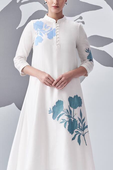 Nachiket Barve_Ivory Chanderi , Embroidery Mandarin Collar Thread Asymmetric Kurta _Online_at_Aza_Fashions