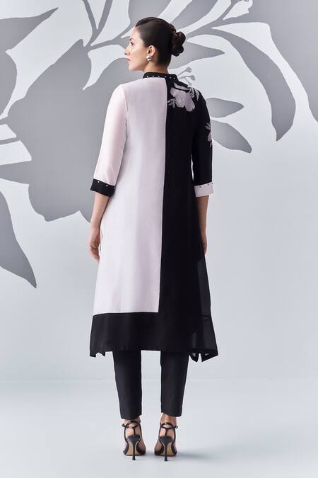 Nachiket Barve Colour Block Embroidered Kurta 