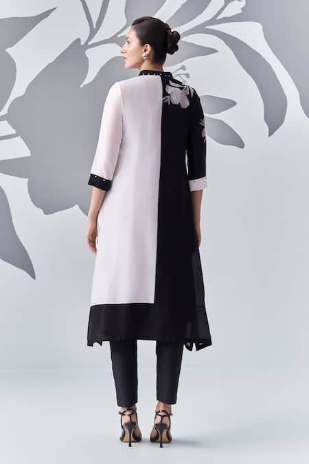 Nachiket Barve Monochrome Embroidered Kurta With Pant 