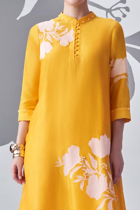 Nachiket Barve_Yellow Chanderi , Embroidery Mandarin Collar Floral Contrast Kurta _Online_at_Aza_Fashions
