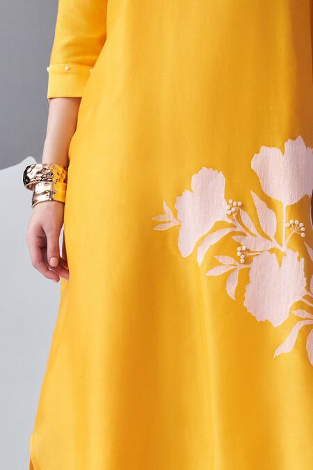 Buy_Nachiket Barve_Yellow Chanderi , Embroidery Mandarin Collar Floral Contrast Kurta _Online_at_Aza_Fashions