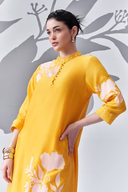 Nachiket Barve Yellow Chanderi Silk Embroidery Mandarin Collar Floral Contrast Kurta With Pant at Aza Fashions Nachiket Barve_Yellow Chanderi Silk Embroidery Mandarin Collar Floral Contrast Kurta With Pant _at_Aza_Fashions