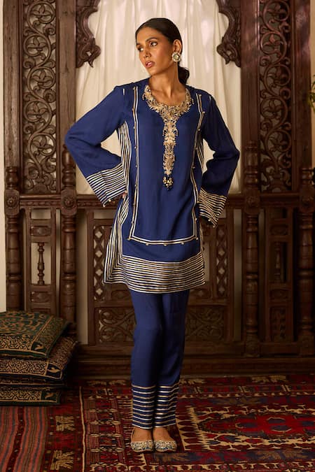 Inej Blue Cotton Silk Embroidered Thread Round Neck Kashmiri Kurta And Pant Set 