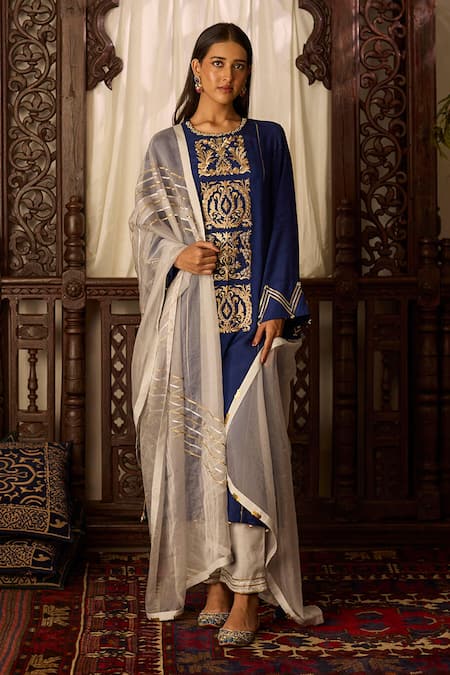 Inej Blue Cotton Silk Embroidered Thread Round Neck Straight Kurta And Pant Set 