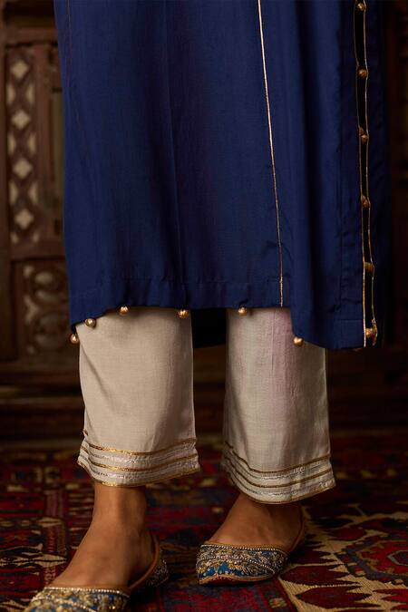 Inej Blue Cotton, Silk Gota Patti, Embroidery Round Neck Straight Kurta And Pant Set at Aza Fashions Inej_Blue Cotton, Silk Gota Patti, Embroidery Round Neck Straight Kurta And Pant Set _at_Aza_Fashions