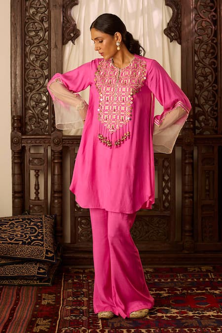 Inej Embroidered Neck Asymmetric Kurta & Pant Set 