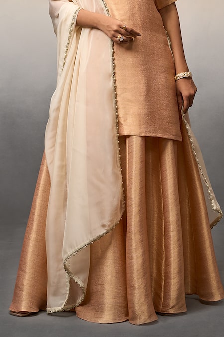 Parshya_Peach Silk, Brocade, Chiffon V-neck Banarasi Pattern Kurta And Flared Palazzo Set _Online_at_Aza_Fashions