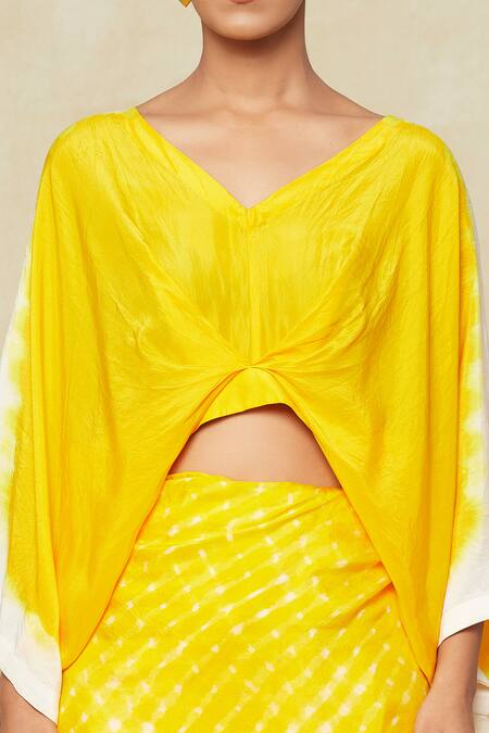 Pink City by Sarika_Yellow Silk V-neck Leheriya Print Draped Skirt Set _at_Aza_Fashions