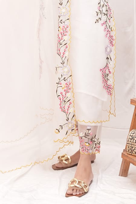 Ankita S Goswami_White Organza, Chanderi Pearls, Bloomingdale Floral Kurta Culottes Set _Online_at_Aza_Fashions