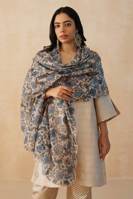 Palak & Mehak Beige Crepe, Chiffon Embroidery V-neck Lace Kurta Pant Set Online at Aza Fashions Palak & Mehak_Beige Crepe, Chiffon Embroidery V-neck Lace Kurta Pant Set _Online_at_Aza_Fashions