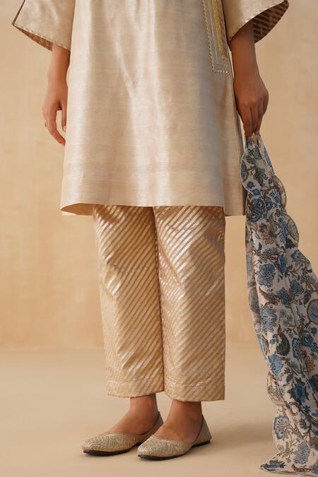 Palak & Mehak Beige Crepe, Chiffon Embroidery V-neck Lace Kurta Pant Set at Aza Fashions Palak & Mehak_Beige Crepe, Chiffon Embroidery V-neck Lace Kurta Pant Set _at_Aza_Fashions