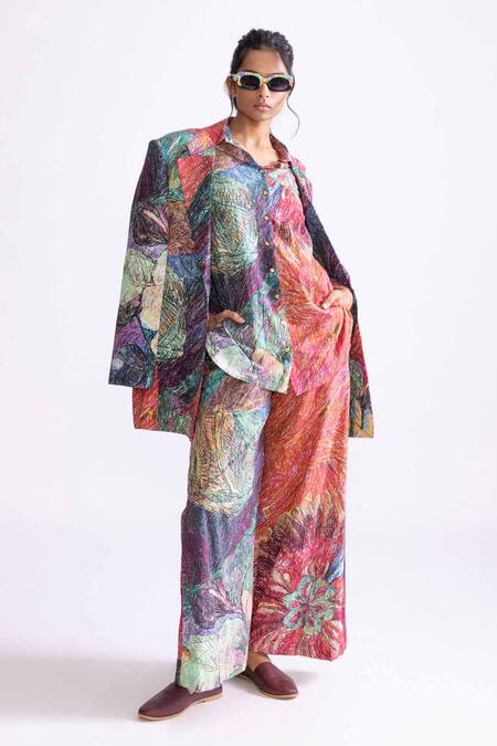 Saaksha & Kinni_Multi Color Cotton Embroidery Collared Everly Daisy Print Shirt _Online_at_Aza_Fashions