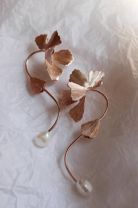 Heena Mittal S Shape Belle Fiore Dangler Earrings 