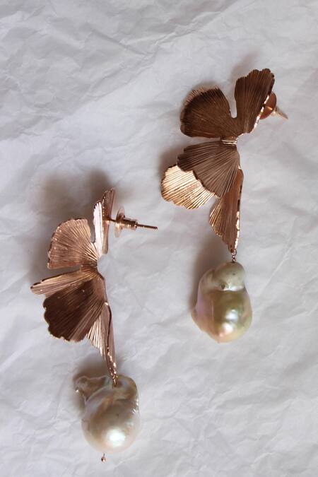 Heena Mittal Orchidea Fiore Pearl Earrings 