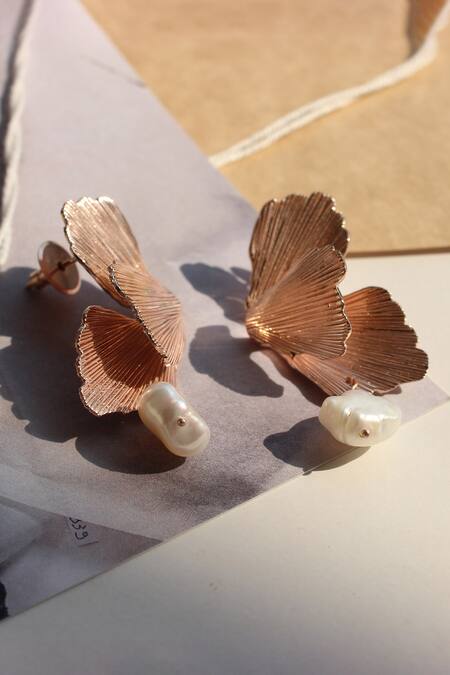 Buy_Heena Mittal_Rose Gold Pearls Foliole Moti Drop Earrings 