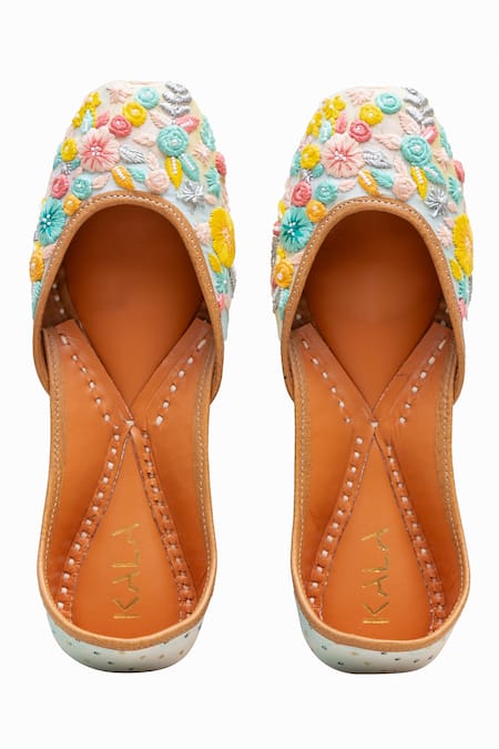 Kala Peppy Melody Ornate Floral Jutti 