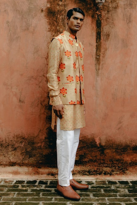 Drishti & Zahabia Floral Print Bundi With Kurta Set 