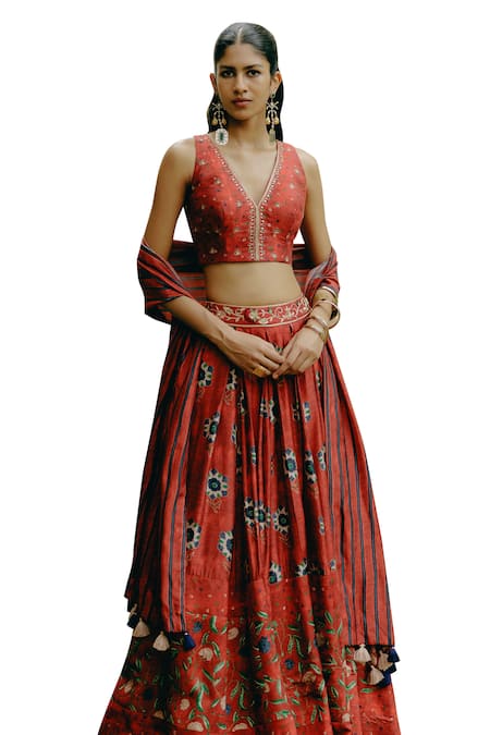 Buy_Drishti & Zahabia_Red Silk, Crepe Sequins, Zari V-neck Box Pleat Printed Lehenga Set 