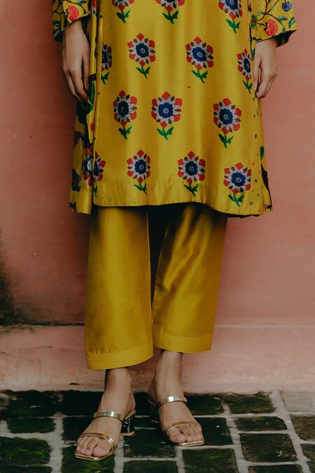 Shop Drishti & Zahabia Yellow Chanderi , Crepe, Embroidery Kalamkari Print Kurta With Salwar Shop_Drishti & Zahabia_Yellow Chanderi , Crepe, Embroidery Kalamkari Print Kurta With Salwar