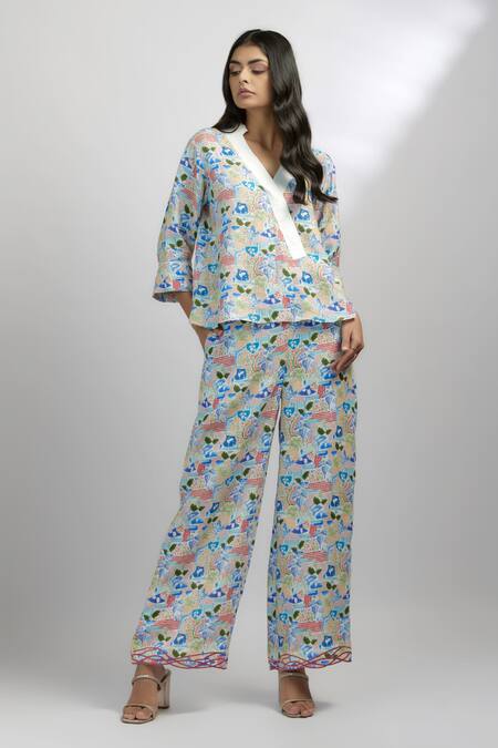 Ewoke White Hemp Collared Swan Print Boxy Top And Pant Set at Aza Fashions Ewoke_White Hemp Collared Swan Print Boxy Top And Pant Set _at_Aza_Fashions