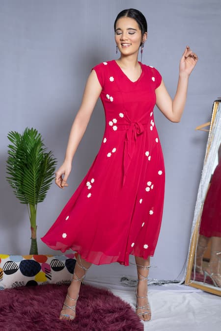 Ewoke Red Pearls V-neck Embroidered Knot Dress 
