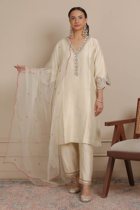 Nemaani_Ivory Chanderi Silk, Organza Embroidery V-neck Thread A-line Kurta Pant Set _Online_at_Aza_Fashions